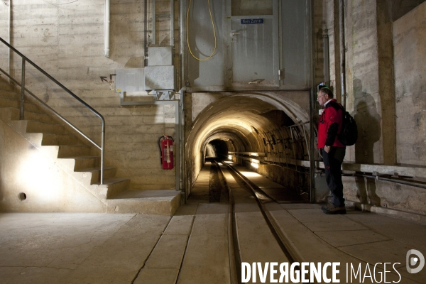 Le  Gruyère Suisse : Un ensemble de bunkers souterrains militaires et civils.