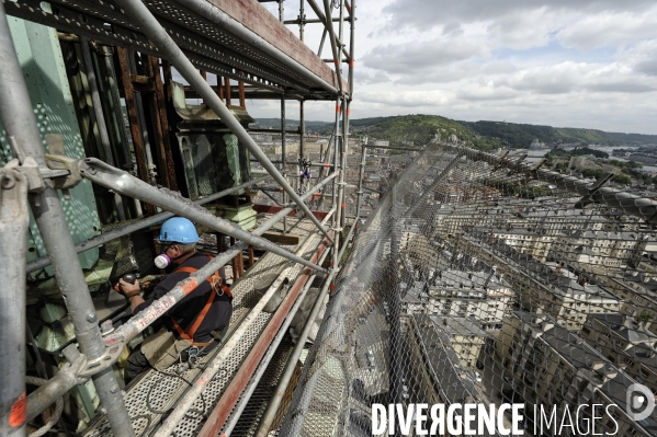 Refection des clochetons de la cathédrale de Rouen