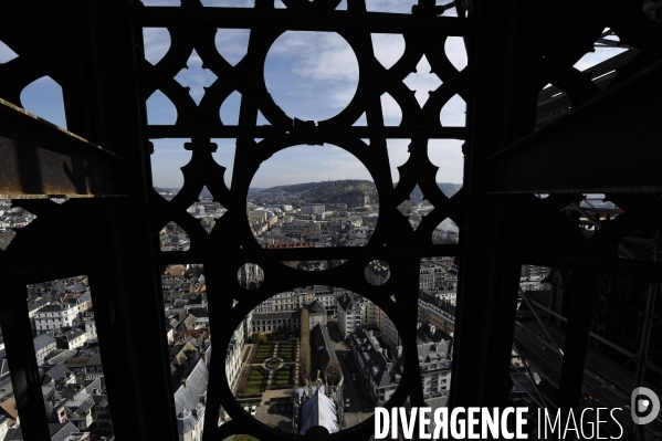 Refection des clochetons de la cathédrale de Rouen