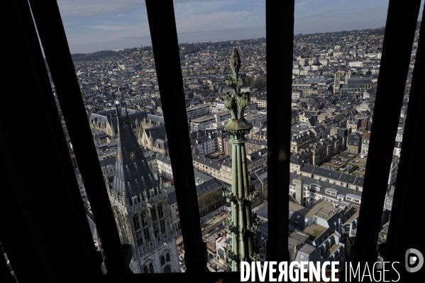 Refection des clochetons de la cathédrale de Rouen