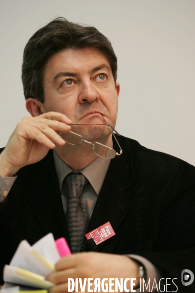 Jean-Luc Melenchon en campagne pour le NON a la constitution Europeenne .