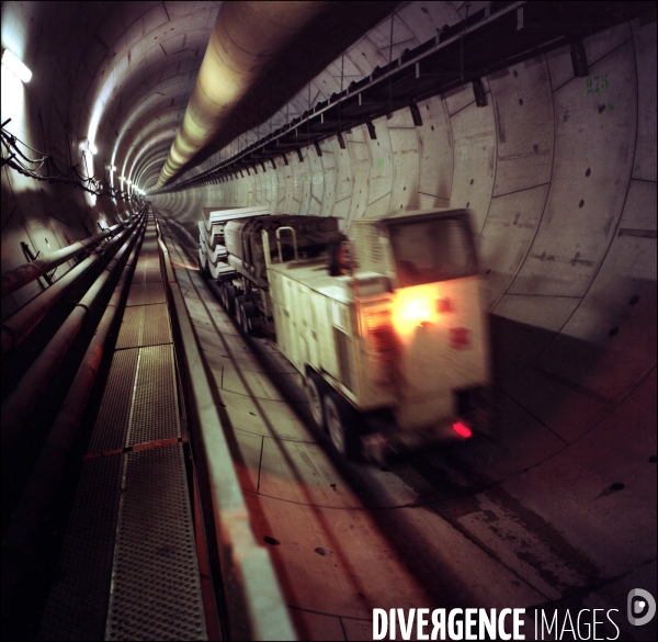 Travaux de prolongement de la ligne 12 du métro parisien à Aubervilliers. Octobre 2011.