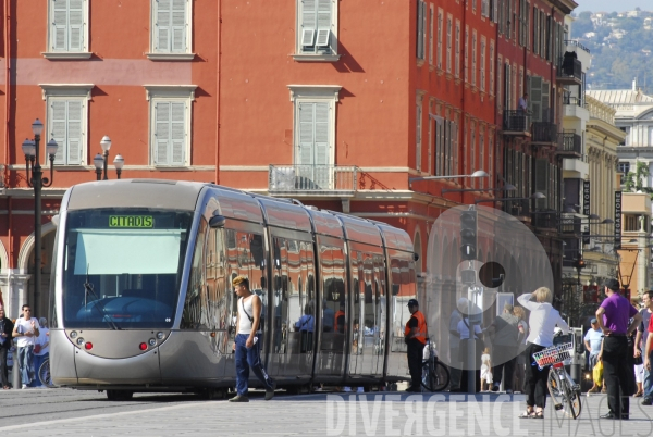 Le Tramway a Nice (Illustrations)