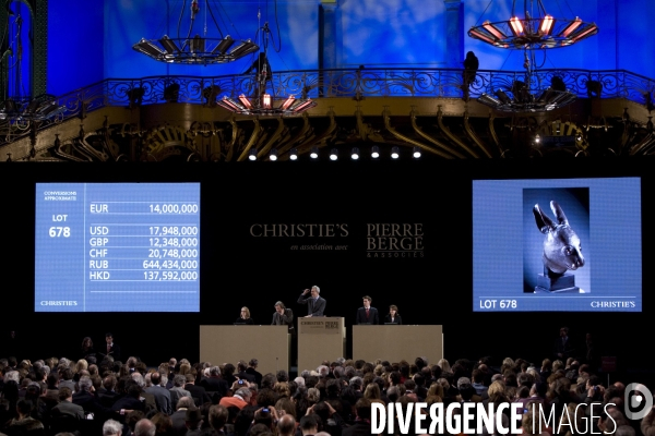 3ème et dernier jour de la vente par Christie s de la collection Yves Saint Laurent et Pierre Bergé au Grand Palais, consacré aux Arts décoratifs du XXème siècle