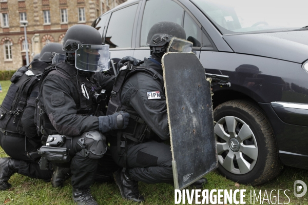 Creation de la fipn ( force d   intervention de la police nationale )