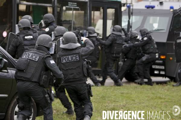 Creation de la fipn ( force d   intervention de la police nationale )