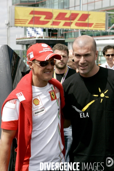 Zinedine ZIDANE et Michael SCHUMACHER au GP de France F1.