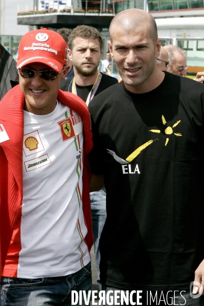 Zinedine ZIDANE et Michael SCHUMACHER au GP de France F1.