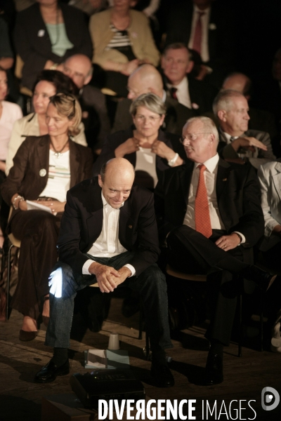 Alain Juppé en campagne pour reconquérir la mairie de Bordeaux