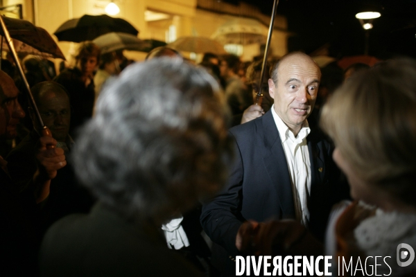 Alain Juppé en campagne pour reconquérir la mairie de Bordeaux