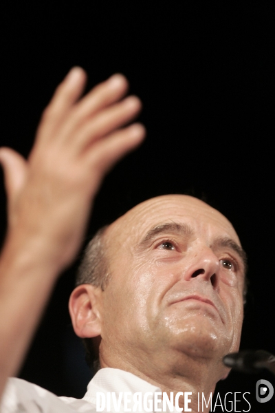Alain Juppé en campagne pour reconquérir la mairie de Bordeaux