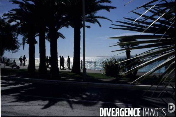 Nice;  promenade des anglais.
