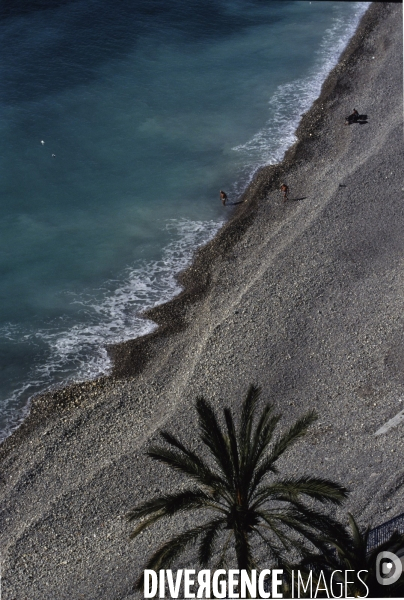 Nice;  promenade des anglais.