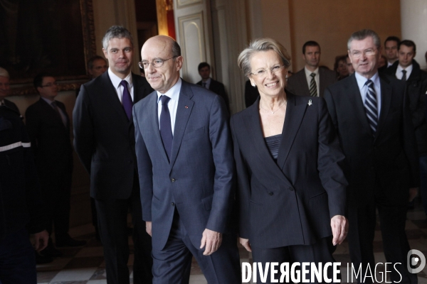 Alain juppe remplace michele alliot-marie au ministere des affaires etrangeres