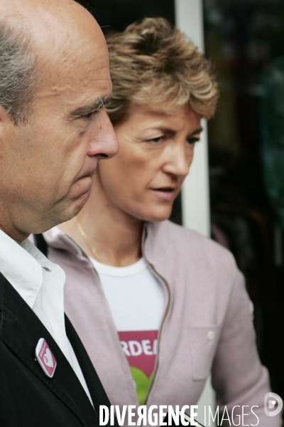 Alain Juppé en campagne pour reconquérir la mairie de Bordeaux