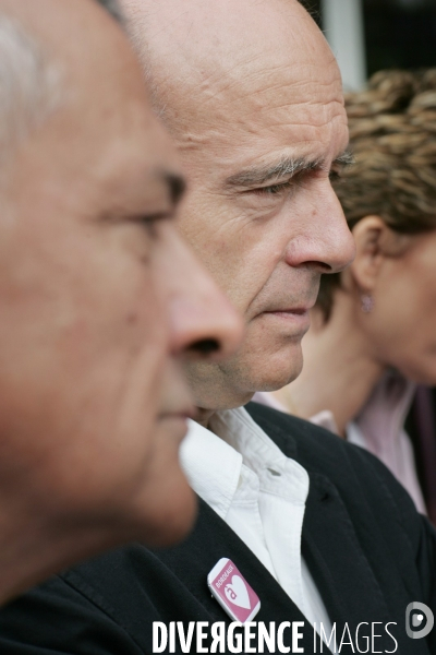 Alain Juppé en campagne pour reconquérir la mairie de Bordeaux