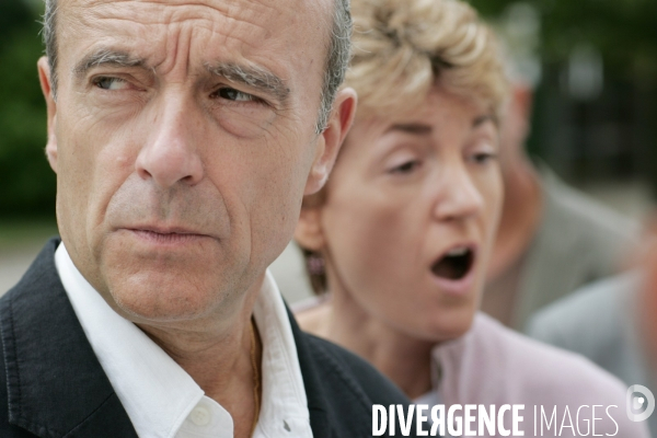 Alain Juppé en campagne pour reconquérir la mairie de Bordeaux