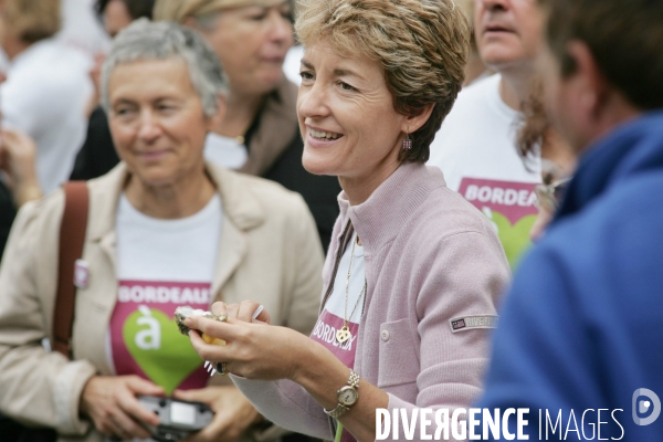 Alain Juppé en campagne pour reconquérir la mairie de Bordeaux