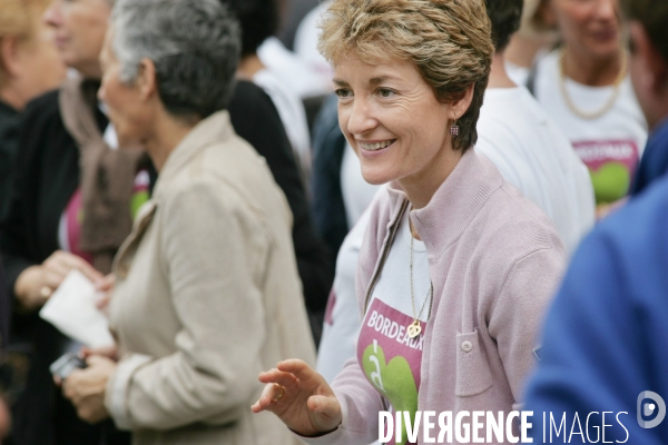 Alain Juppé en campagne pour reconquérir la mairie de Bordeaux