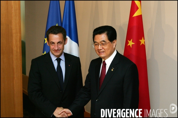 Sommet du G8 - Rencontre bilaterale entre Nicolas SARKOZY et Hu JINTAO