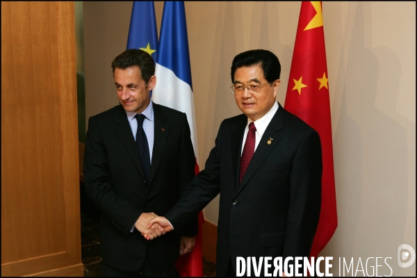 Sommet du G8 - Rencontre bilaterale entre Nicolas SARKOZY et Hu JINTAO