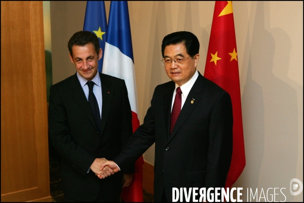 Sommet du G8 - Rencontre bilaterale entre Nicolas SARKOZY et Hu JINTAO