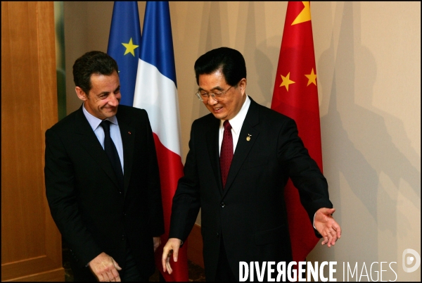 Sommet du G8 - Rencontre bilaterale entre Nicolas SARKOZY et Hu JINTAO