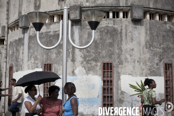 Guadeloupe : a portrait of an island #### portrait d une ile