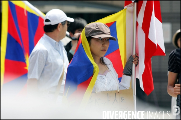 G8 - Manifestation pour la liberte du Tibet ( version Extreme Droite )