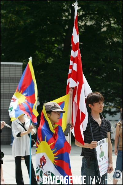 G8 - Manifestation pour la liberte du Tibet ( version Extreme Droite )