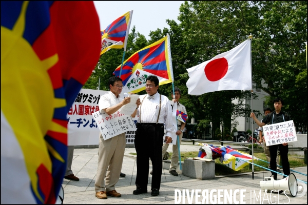 G8 - Manifestation pour la liberte du Tibet ( version Extreme Droite )