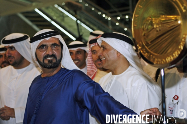 Dubai inaugurates her subway with Sheikh Mohammed Bin Rashid Al Maktoum. Dubai inaugure son métro avec Cheikh Mohammed Bin Rashid Al Maktoum.