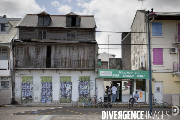 Guadeloupe : a portrait of an island #### portrait d une ile