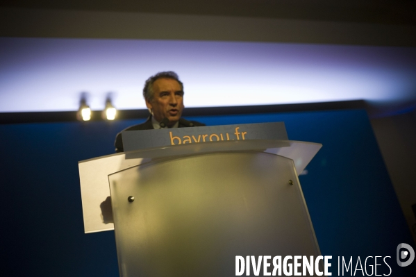 Paris : Francois Bayrou, forum sur l education.