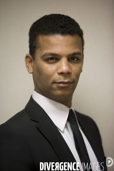 Maître Yassine Bouzrou, avocat, dans ses bureaux .