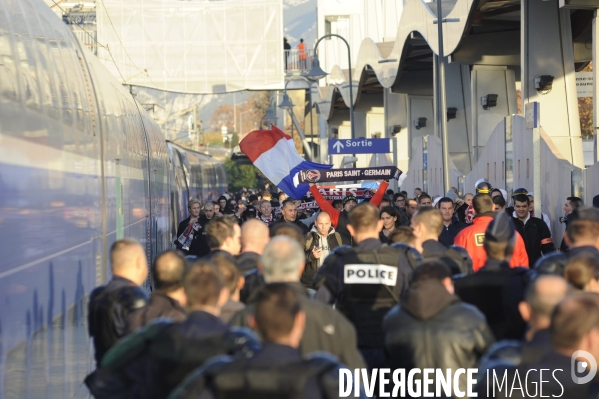Arrivée des supporters parisiens en gare d Aubagne.