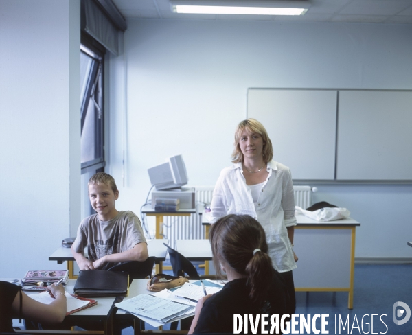 Enseignement , les collèges ///  Education, secondary schools