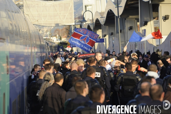 Arrivée des supporters parisiens en gare d Aubagne.