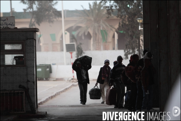 Point de passage de Ras Adjir entre la tunisie et la Libye