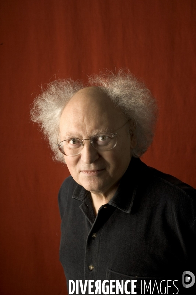 Henri Meschonnic chez lui prés de Paris