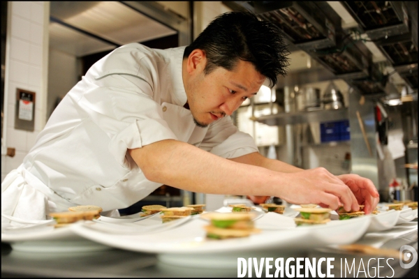 Les frères Jacques et Laurent POURCEL dans leur restaurant Sens & Saveurs de Tokyo