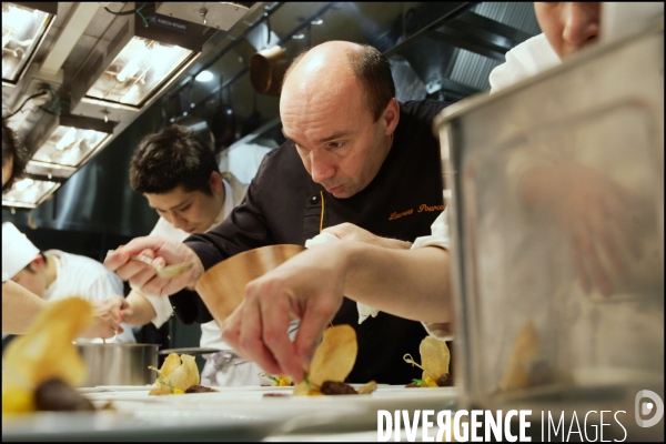 Les frères Jacques et Laurent POURCEL dans leur restaurant Sens & Saveurs de Tokyo
