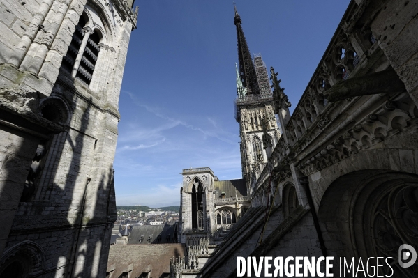 Refection des clochetons de la cathédrale de Rouen