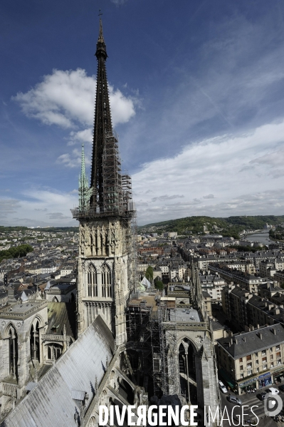 Refection des clochetons de la cathédrale de Rouen