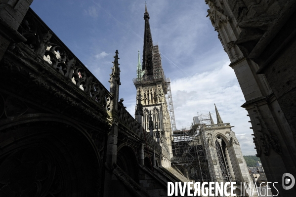 Refection des clochetons de la cathédrale de Rouen