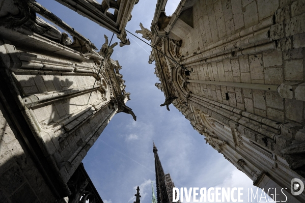 Refection des clochetons de la cathédrale de Rouen