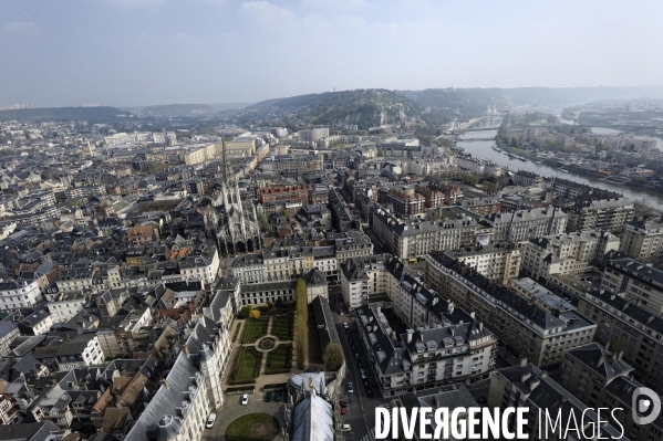 Refection des clochetons de la cathédrale de Rouen