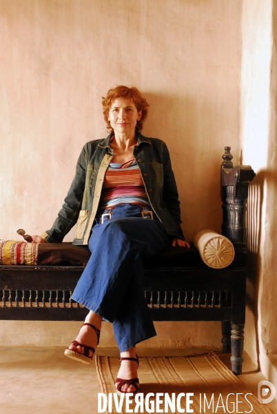 Marie BUNEL, comedienne a DJERBA (Tunisie)