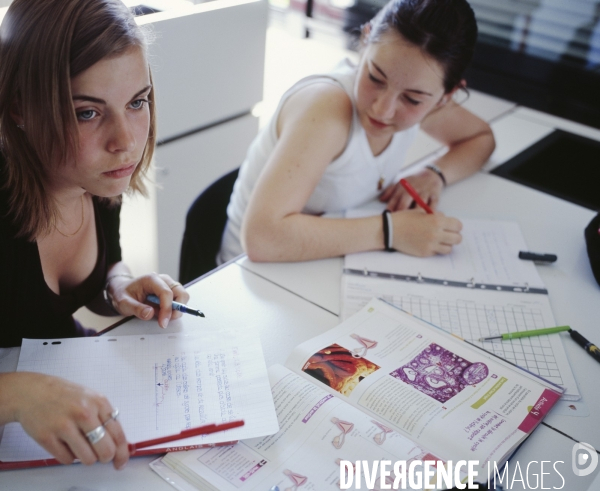 Enseignement , les collèges ///  Education, secondary schools