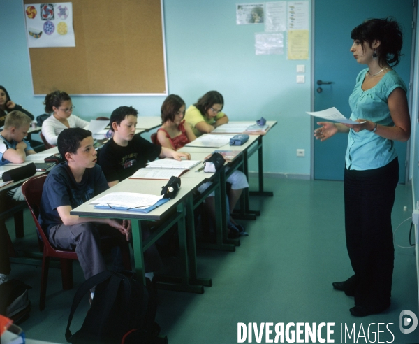 Enseignement , les collèges ///  Education, secondary schools